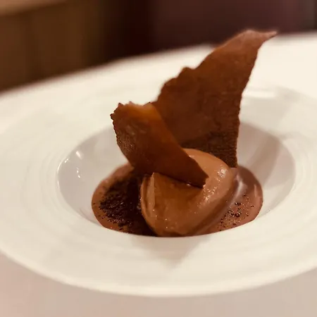 Logis Restaurant La Vieille Auberge, Art And Gallery ホテル 3*