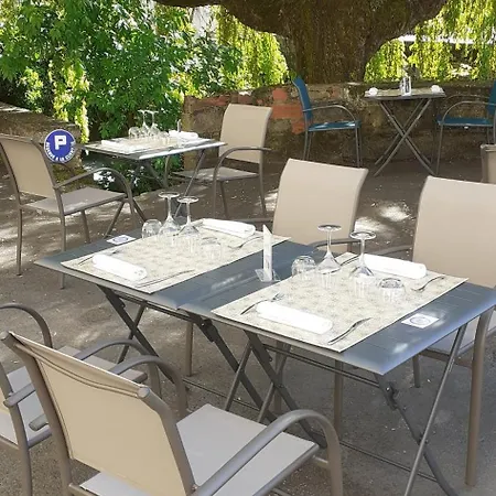 Logis Restaurant La Vieille Auberge, Art And Gallery ホテル スイヤック