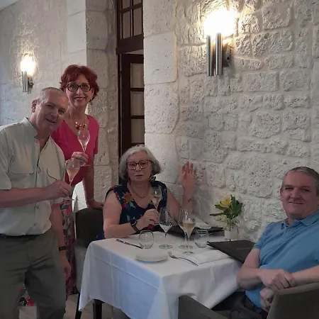 Hotel Logis Restaurant La Vieille Auberge, Art And Gallery Souillac