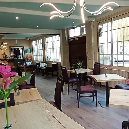 Hotel Logis Restaurant Bistronomique La Vieille Auberge, 3*