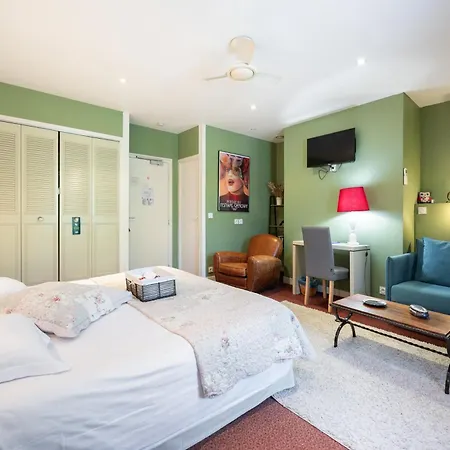 Logis Restaurant Bistronomique La Vieille Auberge, Hotel Souillac