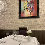 Logis Hotel Restaurant Bistronomique La Vieille Auberge, 3* Souillac