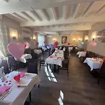 Logis Hotel Restaurant Bistronomique La Vieille Auberge, Hotel Souillac