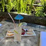 Hotel Logis Hotel Restaurant Bistronomique La Vieille Auberge, Souillac