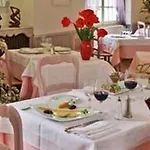 Logis Hotel Restaurant Bistronomique La Vieille Auberge, Hotel