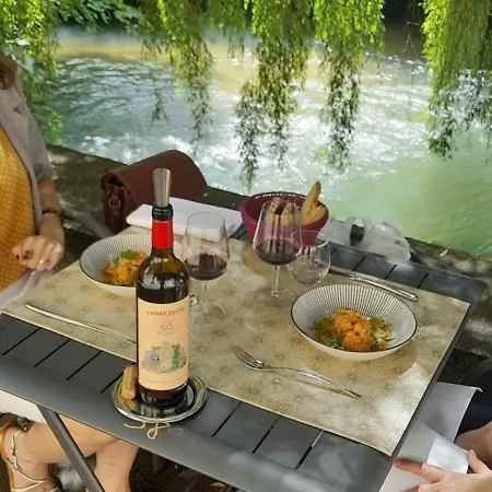 Hotel Logis Restaurant La Vieille Auberge, Art And Gallery 3*