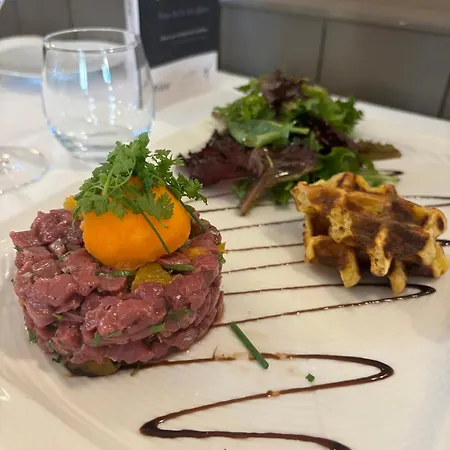 Logis Restaurant La Vieille Auberge, Art And Gallery 3* Souillac