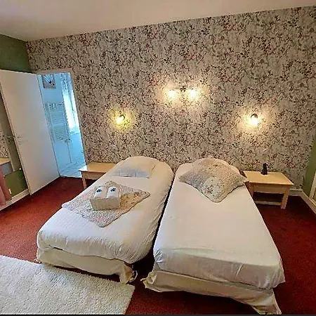 Otel Logis Restaurant Bistronomique La Vieille Auberge, Souillac