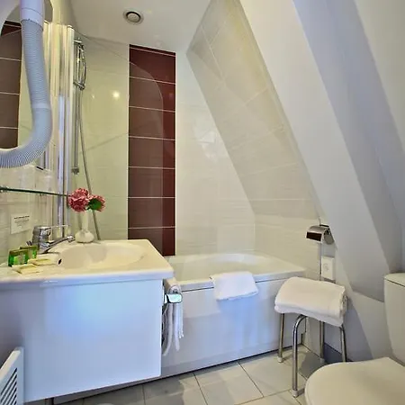 Hotel Logis La Vieille 3*