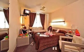 Отель Logis Restaurant Bistronomique La Vieille Auberge, 3*