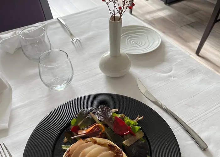 Hotel Logis Restaurant La Vieille Auberge, Art And Gallery 3*