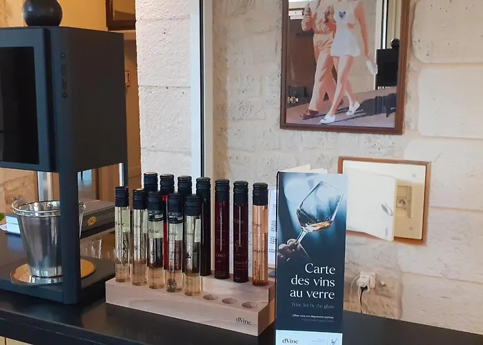 Logis Restaurant La Vieille Auberge, Art And Gallery