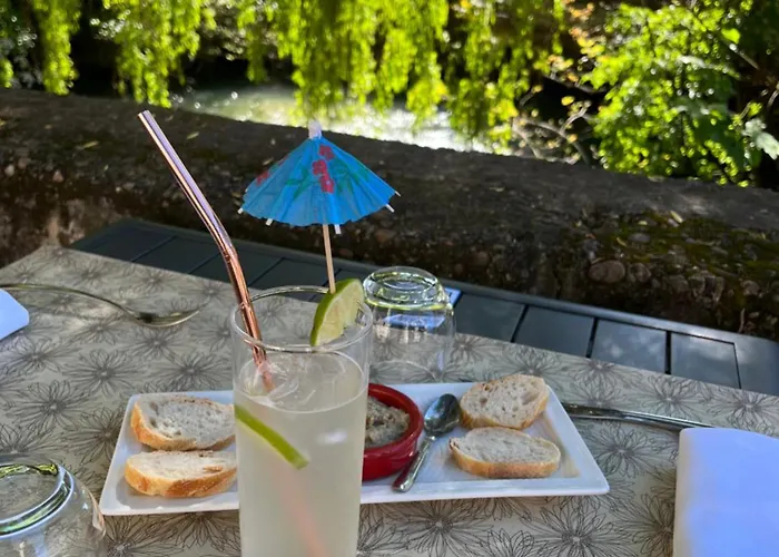 Hotel Logis Restaurant La Vieille Auberge, Art And Gallery Souillac