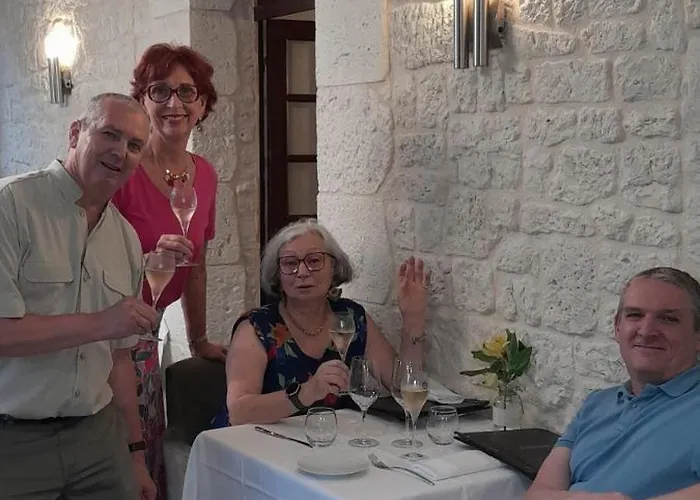 Hotel Logis Restaurant La Vieille Auberge, Art And Gallery Souillac