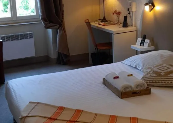 Logis Restaurant La Vieille Auberge, Art And Gallery Hotel Souillac