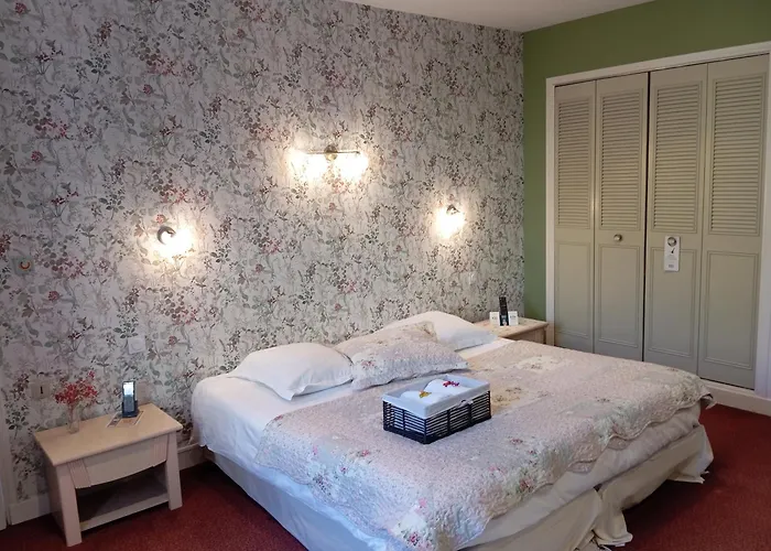 Logis Restaurant La Vieille Auberge, Art And Gallery 3*