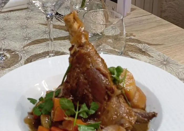 Logis Restaurant La Vieille Auberge, Art And Gallery Hotel Souillac