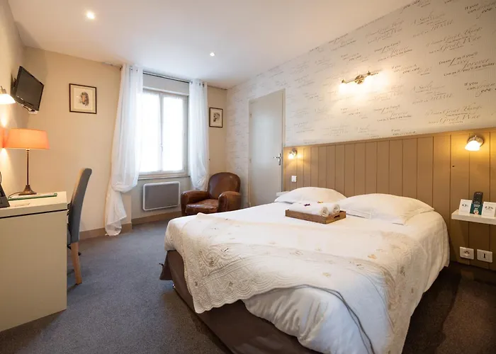 Logis Restaurant La Vieille Auberge, Art And Gallery Souillac