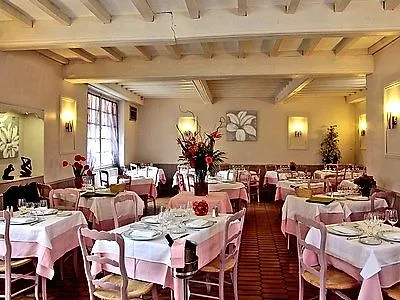 Hotel Logis Restaurant La Vieille Auberge, Art And Gallery 3*
